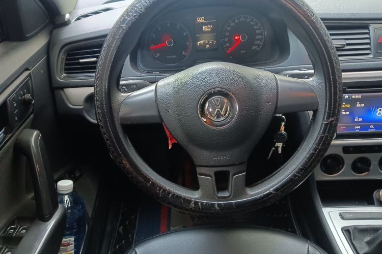 Used Volkswagen Lavida 2013 Revised Classic 1.6L Manual Fashion Edition Steering Wheel