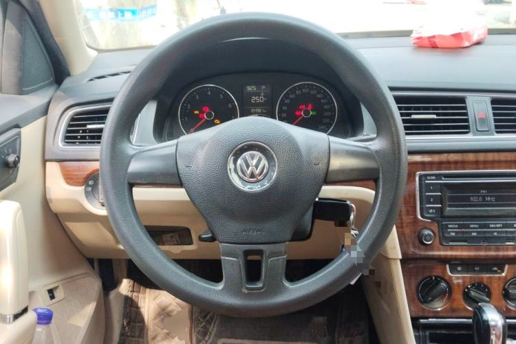 Used Volkswagen Lavida 2013 Restyled Classic 1.6L Automatic Comfort Edition Steering Wheel