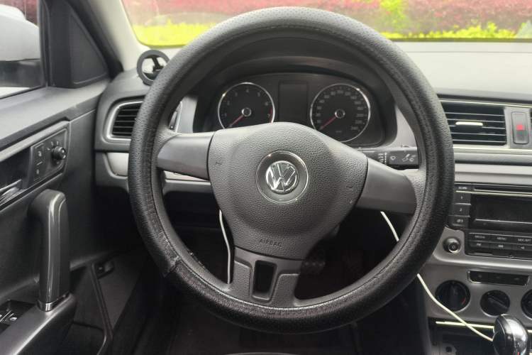 Used Volkswagen Lavida 2013 Restyled Classic 1.6L Automatic Comfort Edition Steering Wheel