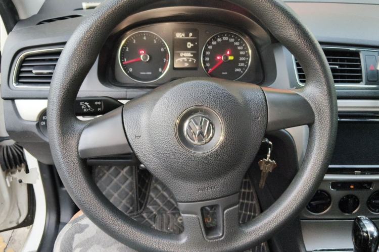 Used Volkswagen Lavida 2013 1.4TSI DSG Comfort Edition Steering Wheel