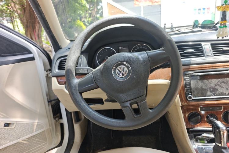 Used Volkswagen Lavida 2013 Restyled Classic 1.6L Automatic Comfort Edition Steering Wheel