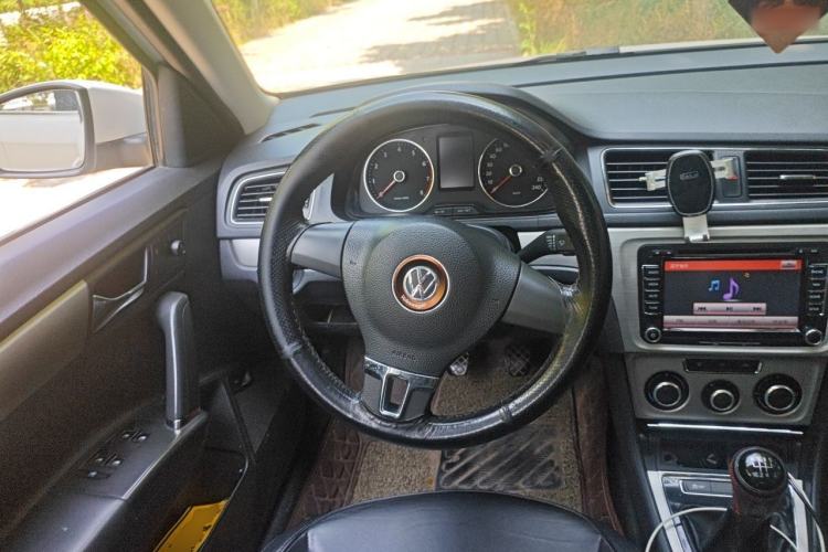 Used Volkswagen Lavida 2013 Revised Version 1.4 TSI Manual Comfort Edition Steering Wheel