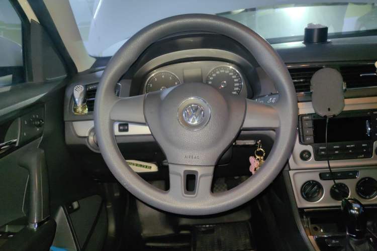 Used Volkswagen Lavida 2013 Revised Version 1.4 TSI DSG Comfort Edition Steering Wheel