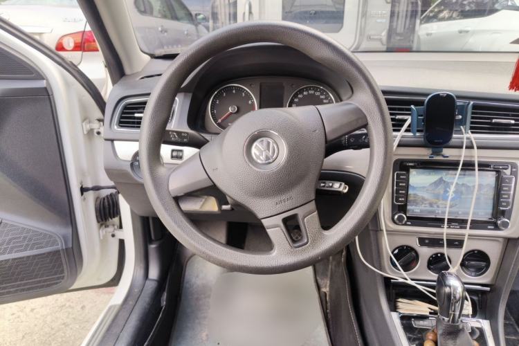 Used Volkswagen Lavida 2013 Restyled Classic 1.6L Automatic Comfort Edition Steering Wheel