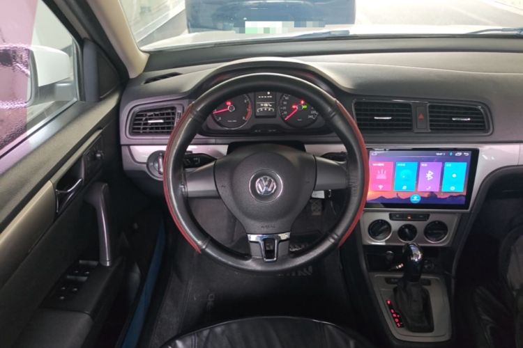 Used Volkswagen Lavida 2013 Revised Classic 1.6L Automatic Fashion Edition Steering Wheel