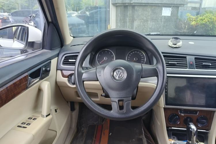 Used Volkswagen Lavida 2013 Revised Version 1.4 TSI DSG Comfort Edition Steering Wheel