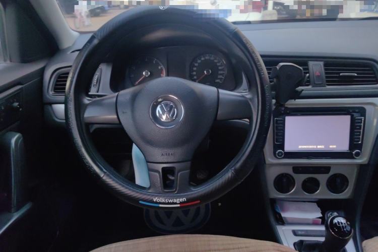 Used Volkswagen Lavida 2013 Revised Classic 1.6L Manual Fashion Edition Steering Wheel