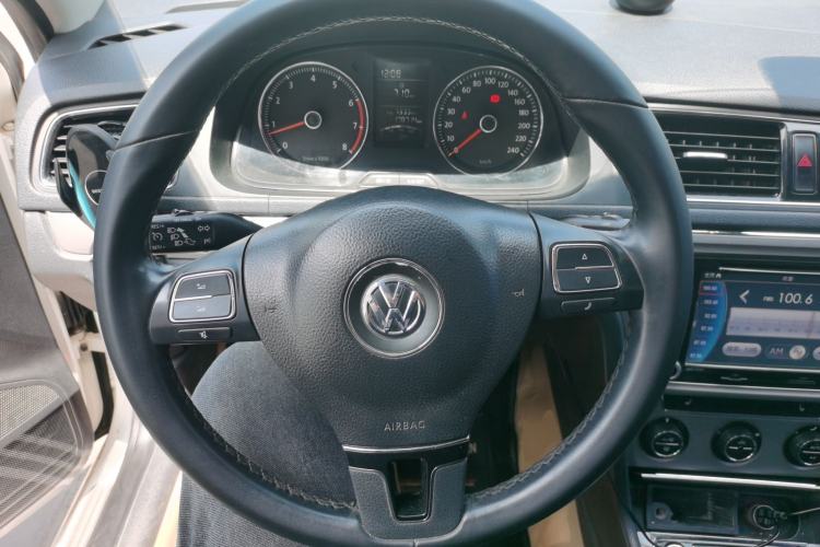 Used Volkswagen Lavida 2013 1.4 TSI Manual Luxury Edition Steering Wheel