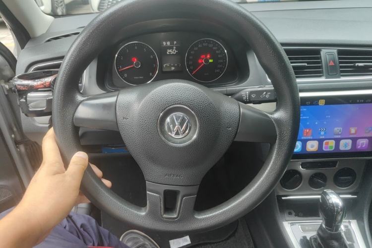 Used Volkswagen Lavida 2013 1.4TSI DSG Comfort Edition Steering Wheel
