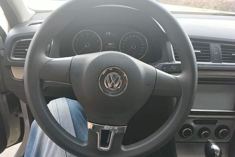 Used Volkswagen Lavida 2013 Revised Version 1.4 TSI DSG Comfort Edition Steering Wheel