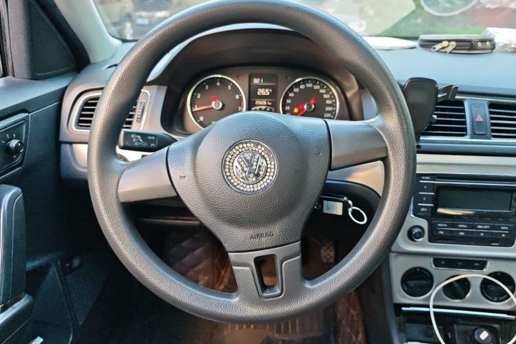Used Volkswagen Lavida 2013 Restyled Classic 1.6L Manual Comfort Edition Steering Wheel