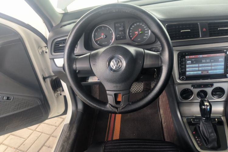 Used Volkswagen Lavida 2013 Restyled Classic 1.6L Automatic Comfort Edition Steering Wheel