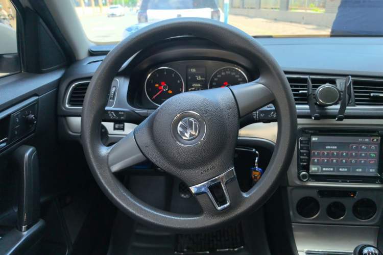 Used Volkswagen Lavida 2013 Restyled Classic 1.6L Manual Comfort Edition Steering Wheel