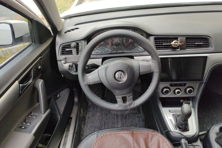 Used Volkswagen Lavida 2013 Revised Classic 1.6L Automatic Fashion Edition Steering Wheel