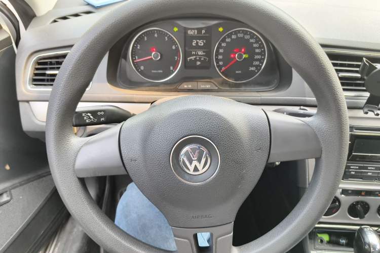 Used Volkswagen Lavida 2013 Revised Version 1.4 TSI DSG Comfort Edition Steering Wheel