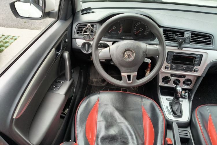 Used Volkswagen Lavida 2013 Revised Classic 1.6L Automatic Fashion Edition Steering Wheel