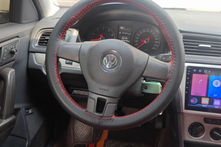 Used Volkswagen Lavida 2013 Revised Classic 1.6L Manual Fashion Edition Steering Wheel