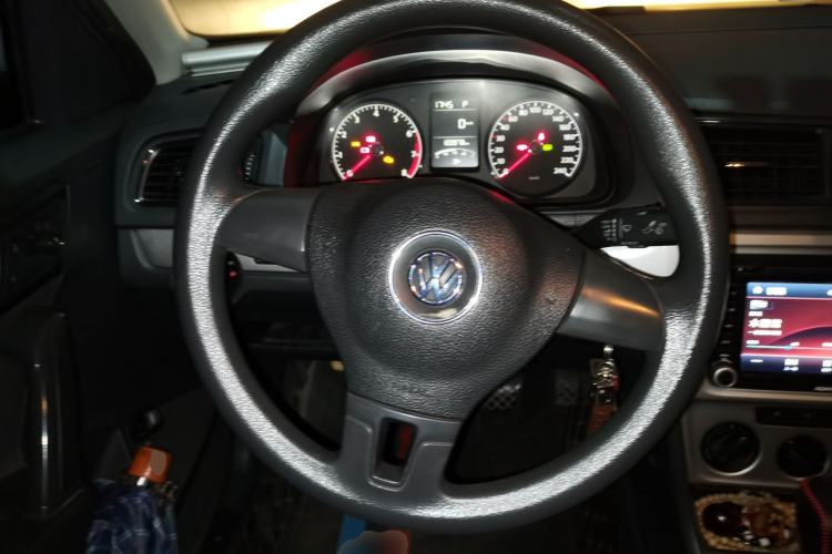 Used Volkswagen Lavida 2013 Revised Classic 1.6L Automatic Fashion Edition Steering Wheel