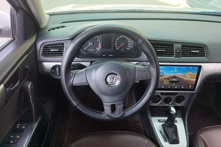 Used Volkswagen Lavida 2013 Revised Classic 1.6L Automatic Fashion Edition Steering Wheel