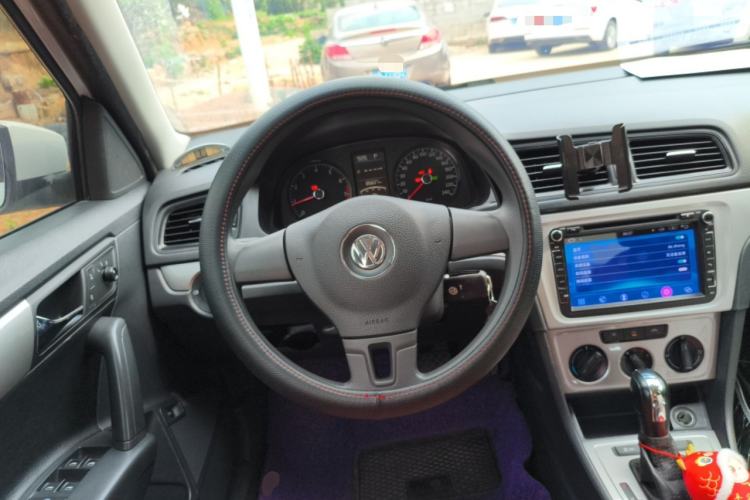 Used Volkswagen Lavida 2013 Revised Classic 1.6L Automatic Fashion Edition Steering Wheel