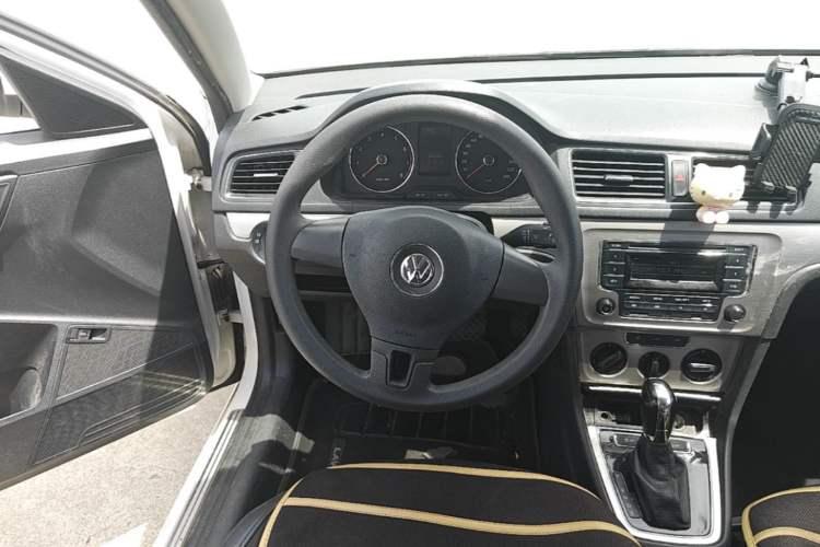 Used Volkswagen Lavida 2013 Restyled Classic 1.6L Automatic Comfort Edition Steering Wheel