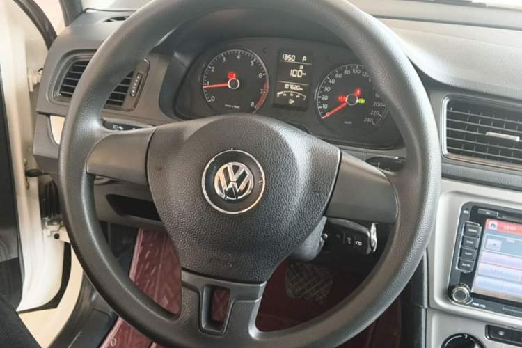Used Volkswagen Lavida 2013 Revised Classic 1.6L Automatic Fashion Edition Steering Wheel