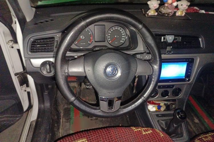 Used Volkswagen Lavida 2013 Revised Classic 1.6L Manual Fashion Edition Steering Wheel