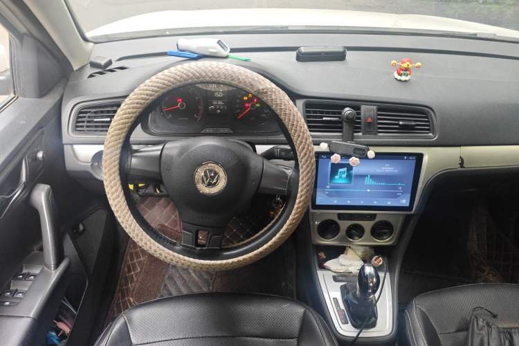 Used Volkswagen Lavida 2013 Revised Classic 1.6L Automatic Fashion Edition Steering Wheel