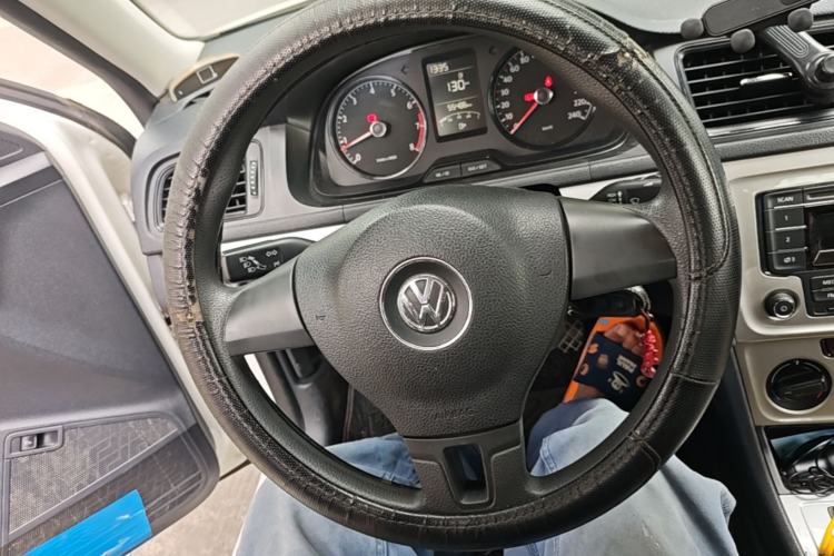 Used Volkswagen Lavida 2013 Revised Classic 1.6L Manual Fashion Edition Steering Wheel