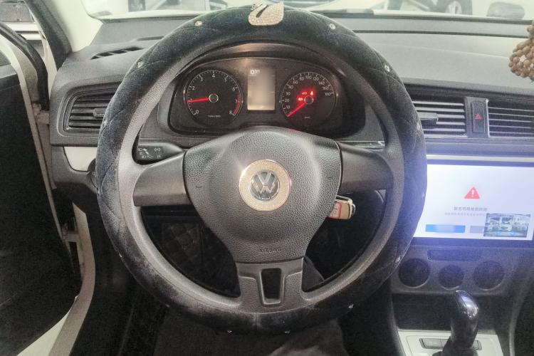 Used Volkswagen Lavida 2013 Revised Classic 1.6L Automatic Fashion Edition Steering Wheel