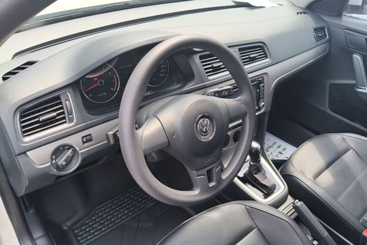 Used Volkswagen Lavida 2013 Restyled Classic 1.6L Automatic Comfort Edition Steering Wheel