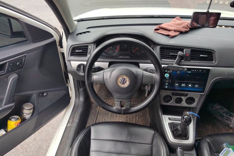 Used Volkswagen Lavida 2013 Revised Classic 1.6L Manual Fashion Edition Steering Wheel