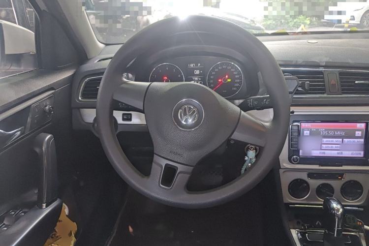 Used Volkswagen Lavida 2013 Restyled Classic 1.6L Automatic Comfort Edition Steering Wheel