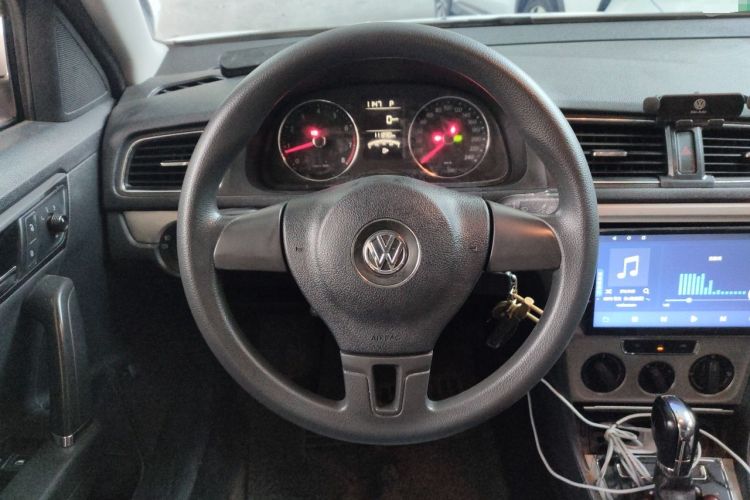 Used Volkswagen Lavida 2013 1.6L Automatic Comfort Edition Steering Wheel