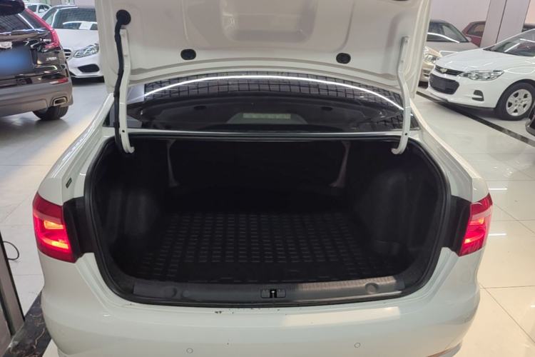 Used Volkswagen Lavida 2013 Revised Version 1.4 TSI DSG Comfort Edition Trunk