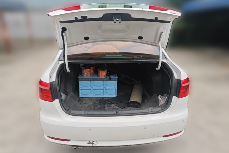 Used Volkswagen Lavida 2013 Restyled Classic 1.6L Manual Comfort Edition Trunk