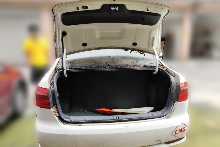 Used Volkswagen Lavida 2013 1.6L Manual Fashion Edition Trunk