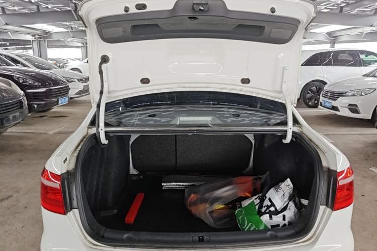 Used Volkswagen Lavida 2013 Restyled Classic 1.6L Automatic Comfort Edition Trunk