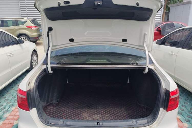 Used Volkswagen Lavida 2013 Restyled Classic 1.6L Automatic Comfort Edition Trunk
