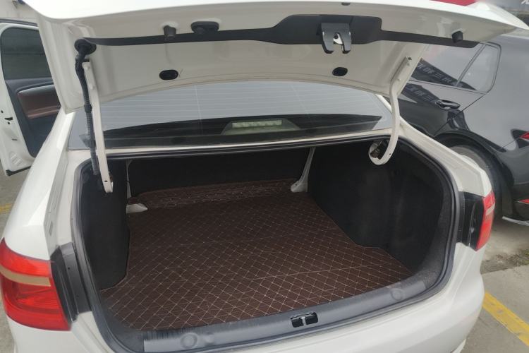 Used Volkswagen Lavida 2013 Revised Classic 1.6L Automatic Fashion Edition Trunk