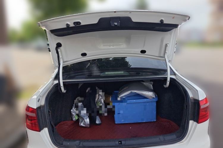Used Volkswagen Lavida 2013 Revised Version 1.4 TSI DSG Luxury Edition Trunk