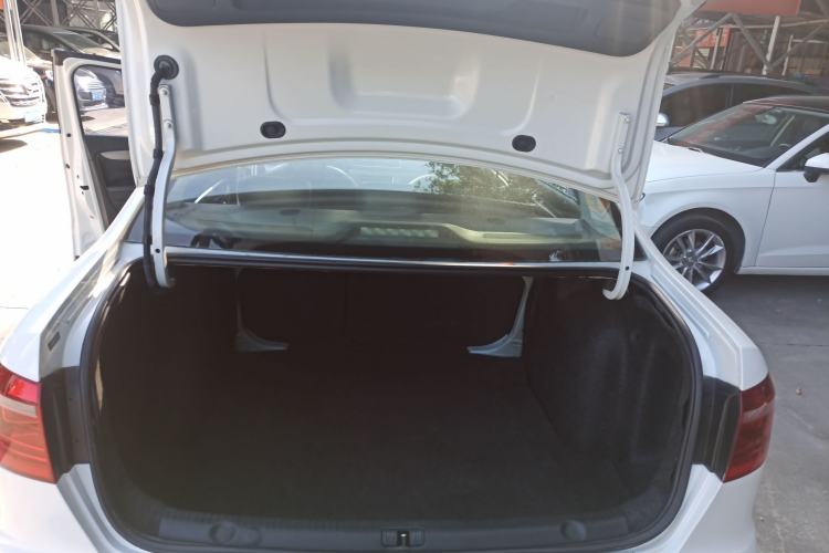 Used Volkswagen Lavida 2013 Restyled Classic 1.6L Automatic Comfort Edition Trunk