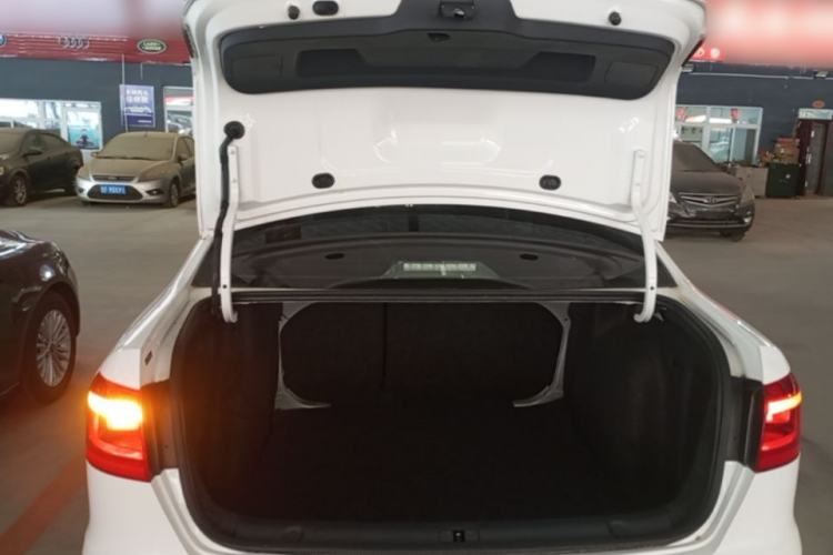 Used Volkswagen Lavida 2013 Restyled Classic 1.6L Manual Comfort Edition Trunk