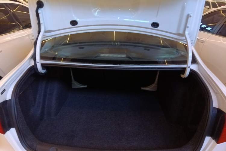 Used Volkswagen Lavida 2013 Restyled Classic 1.6L Automatic Comfort Edition Trunk