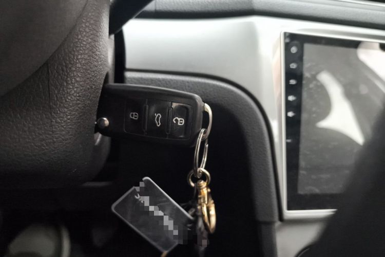 Used Volkswagen Lavida 2013 Restyled Classic 1.6L Manual Comfort Edition Vehicle Key