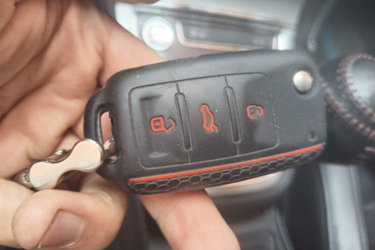 Used Volkswagen Lavida 2013 1.4 TSI Manual Luxury Edition Vehicle Key