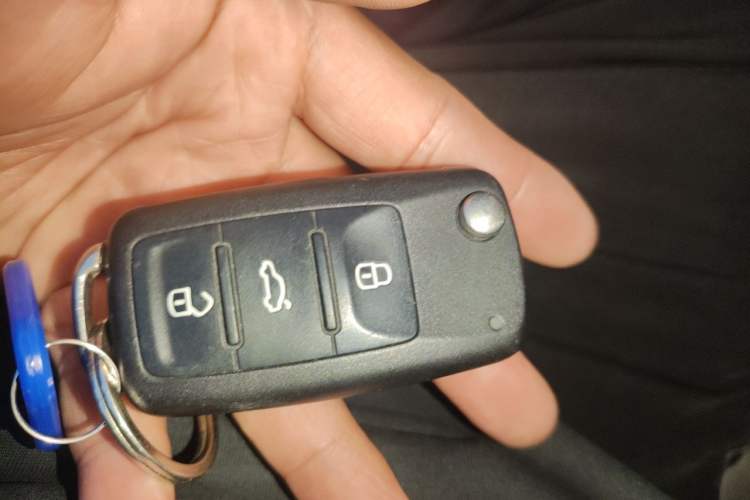 Used Volkswagen Lavida 2013 1.6L Automatic Comfort Edition Vehicle Key