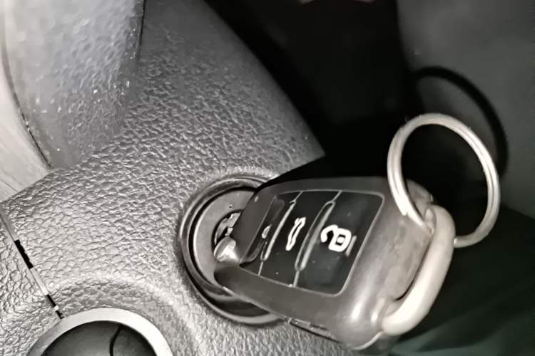Used Volkswagen Lavida 2013 Restyled Classic 1.6L Manual Comfort Edition Vehicle Key