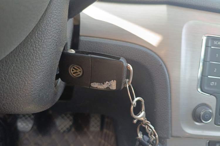 Used Volkswagen Lavida 2013 Restyled Classic 1.6L Manual Comfort Edition Vehicle Key