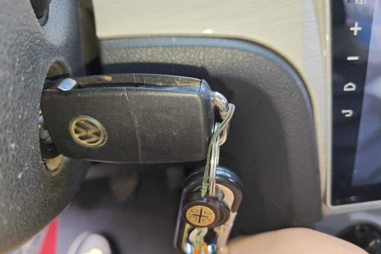 Used Volkswagen Lavida 2013 Revised Classic 1.6L Manual Fashion Edition Vehicle Key